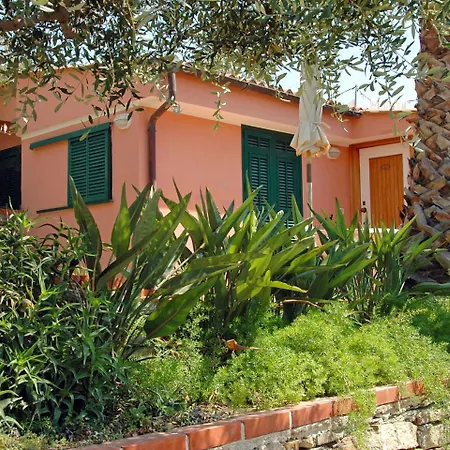 Locazione Turistica Mimosa شقة إمبيريا